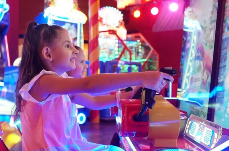 Máquinas de videogame e fliperama no Mundo Lugano